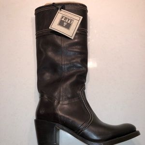 BRAND NEW Frye boots